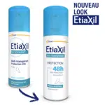 Deux produits déodorants Etiaxil adaptés aux peaux sensibles sont présentés. Le produit de gauche est un liquide sans gaz, et celui de droite est un spray. Chacun offre une protection anti-transpirante de 48 heures similaire à celle d'Etiaxil Anti Transpirant 48H Pieds 100 ml. Dans le coin supérieur droit, il y a un texte qui dit : « Nouveau look Etiaxil. Dakar