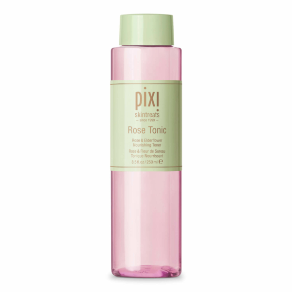 Le Tonique Nourrissant PIXI Rose Tonic 250 ml est conditionné dans un flacon rose transparent avec un bouchon vert, portant l'inscription « Rose & Elderflower Nourishing Toner » sur l'étiquette et offrant 8,5 fl oz / 250 ml d'essence rajeunissante. Dakar