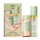 Cette image présente le coffret soin visage Pixi Double Glow Kit, contenant un flacon de 100 ml de Glow Tonic et un flacon de 80 ml de Glow Mist. L'emballage met en valeur « Pixi » et sa gamme « Skintreats », en mettant l'accent sur l'hydratation et l'éclat de la peau. Dakar