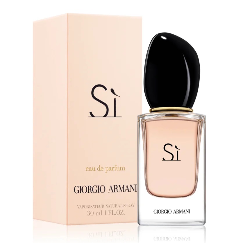 Un flacon de 30 ml de Giorgio Armani Sì Eau de Parfum pour femme et son coffret