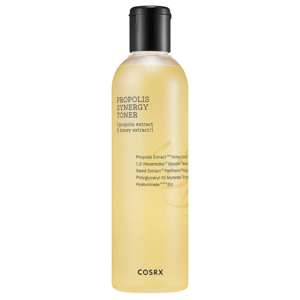 Un flacon de Cosrx Tonique Ultra Hydratant à la Propolis Full Fit Peau terne et déshydratée 150 ml avec un bouchon noir et un liquide jaune à l'intérieur offre une expérience ultra hydratante. dakar