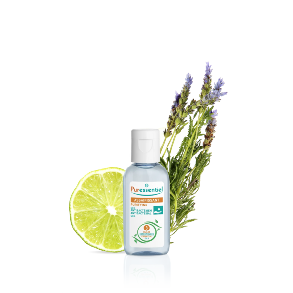 Flacon de Puressentiel Gel Antibactérien Assainissant 80 ml avec des tranches de citron vert et des brins de lavande en arrière-plan. dakar