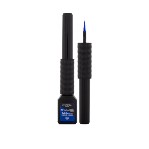 L'Oréal Eyeliner Liquide Infaillible 24H Matte de couleur bleue est présenté, incarnant le style vibrant qui rappelle Dakar. Le flacon cylindrique comprend un grip texturé et est accompagné du pinceau à pointe bleue, le tout sur un fond blanc immaculé. Dakar