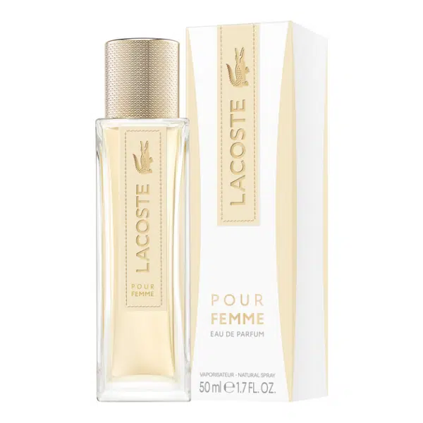 Un flacon rectangulaire en verre de Lacoste Pour Femme Eau de Parfum Femme 50 ml placé à côté de son coffret correspondant. Le flacon et le coffret affichent un design minimaliste avec des accents beiges et dorés, mettant en valeur le logo Lacoste. Dakar