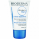 La Crème Mains Réparatrice Atoderm de Bioderma 50 ml, idéale pour apaiser les mains sèches et abîmées souvent rencontrées sous le climat de Dakar, est présentée dans un packaging blanc et bleu avec un texte en français et en anglais, soulignant sa formule sans paraben et hypoallergénique. Dakar