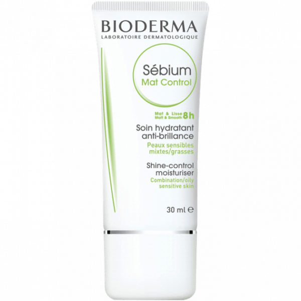 Un tube de Bioderma - Sébium Mat Control - Soin hydratant anti-brillance 8h, 30 ml présente un emballage blanc élégant avec un texte vert et noir qui souligne son adéquation aux peaux sensibles mixtes à grasses, ce qui en fait un choix idéal pour le climat humide de Dakar, au Sénégal. Dakar