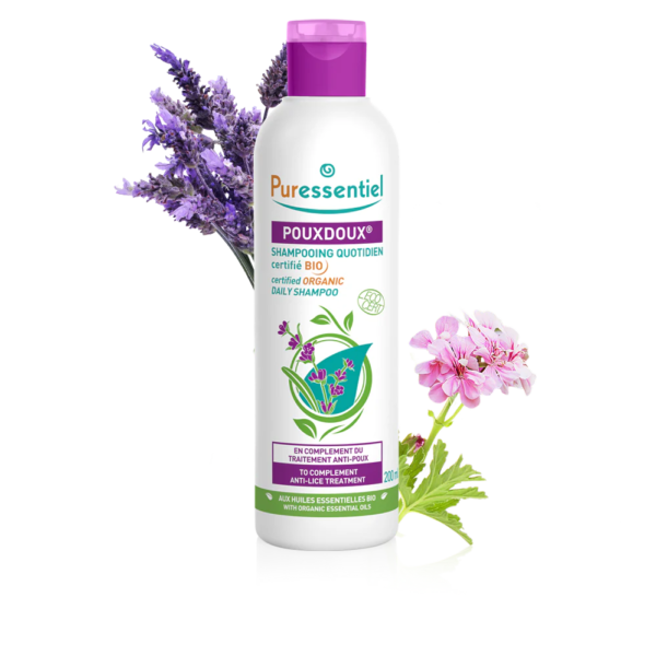 Un flacon de Puressentiel Shampoing Quotidien certifié BIO Pouxdoux® 200 ml au bouchon violet