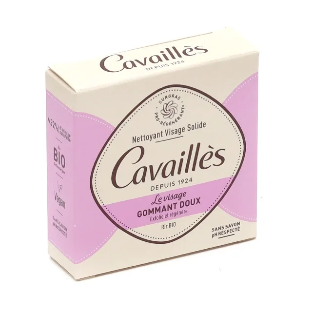 Une boîte de Roge Cavaillès Nettoyant Visage Solide Gommant Doux 70 g