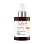 Un flacon de 30 ml de sérum correcteur éclat VITAMIN ACTIV Cg d'Avène doté d'un bouchon compte-gouttes. L'étiquette blanche avec un texte rouge et noir souligne la teneur en vitamine C du sérum, fièrement fabriqué en France. Dakar